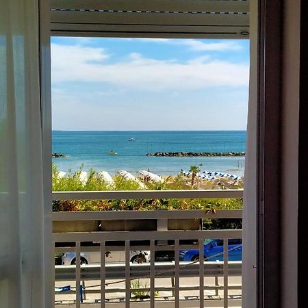 Hotel Ristorante Miramare Pesaro Luaran gambar