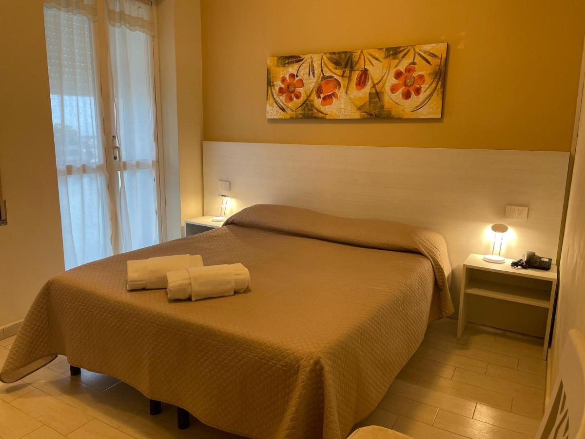 Hotel Ristorante Miramare Pesaro Luaran gambar